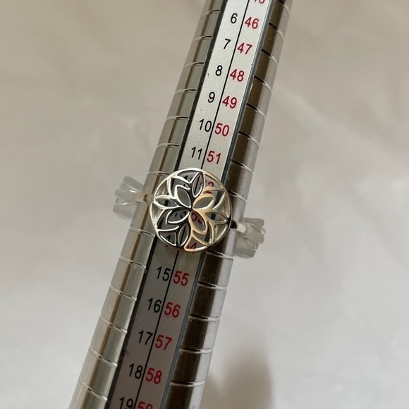TOSH 925 Silver Plated Ring with Floral Cut-out Size 54 - Picture 16 of 16